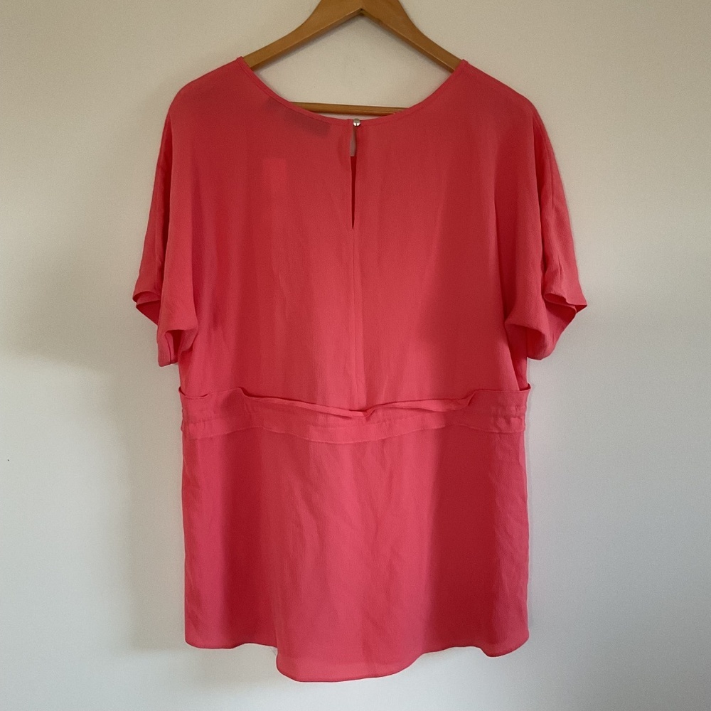 New York & Company Sz M Coral Gauze Tie Waist Tunic Top Blouse Keyhole Back - Picture 4 of 9